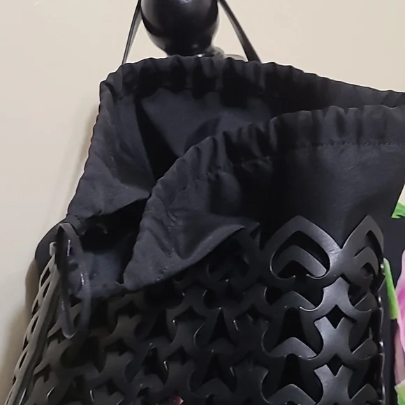 Kate Spade Leather Cut Out Black Shoulder Bag - Picture 6 of 12